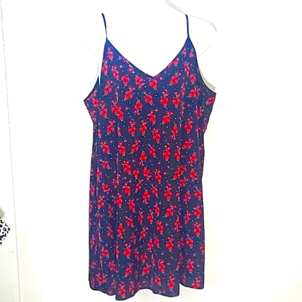 Babydoll Sundress v neck black w red roses Contrast print spaghetti Straps